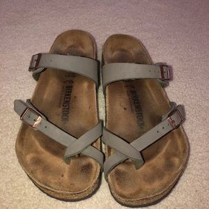 Birkenstock Mayari Birkibuc in Stone